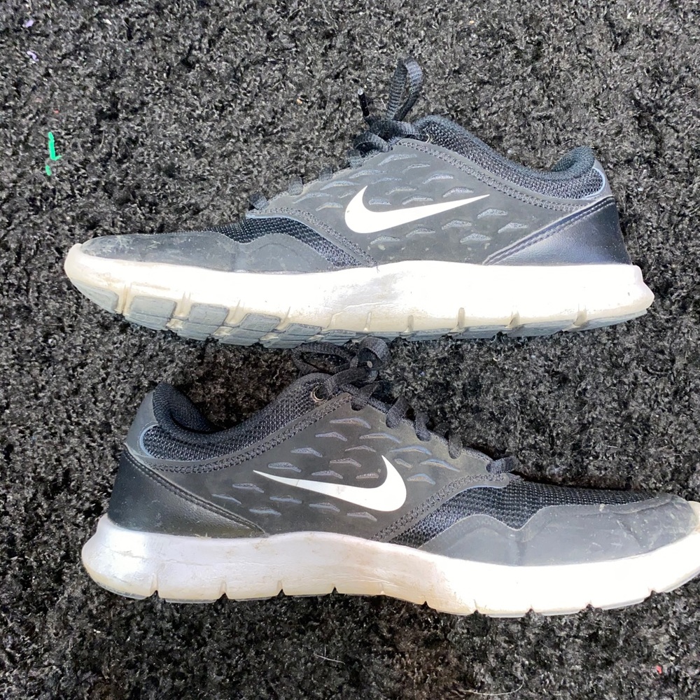 🖤🤍Nike running shoes